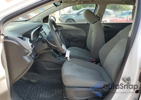 2019 Chevrolet Sonic из США, поврежденный, VIN 1G1JG6SB1K4123991